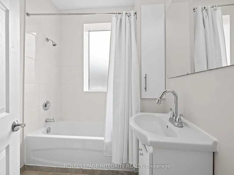 172 Cobourg St #2 — Photo 9