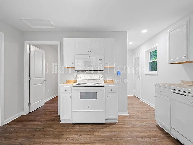 1317 Mayfield Ln #A — Photo 3