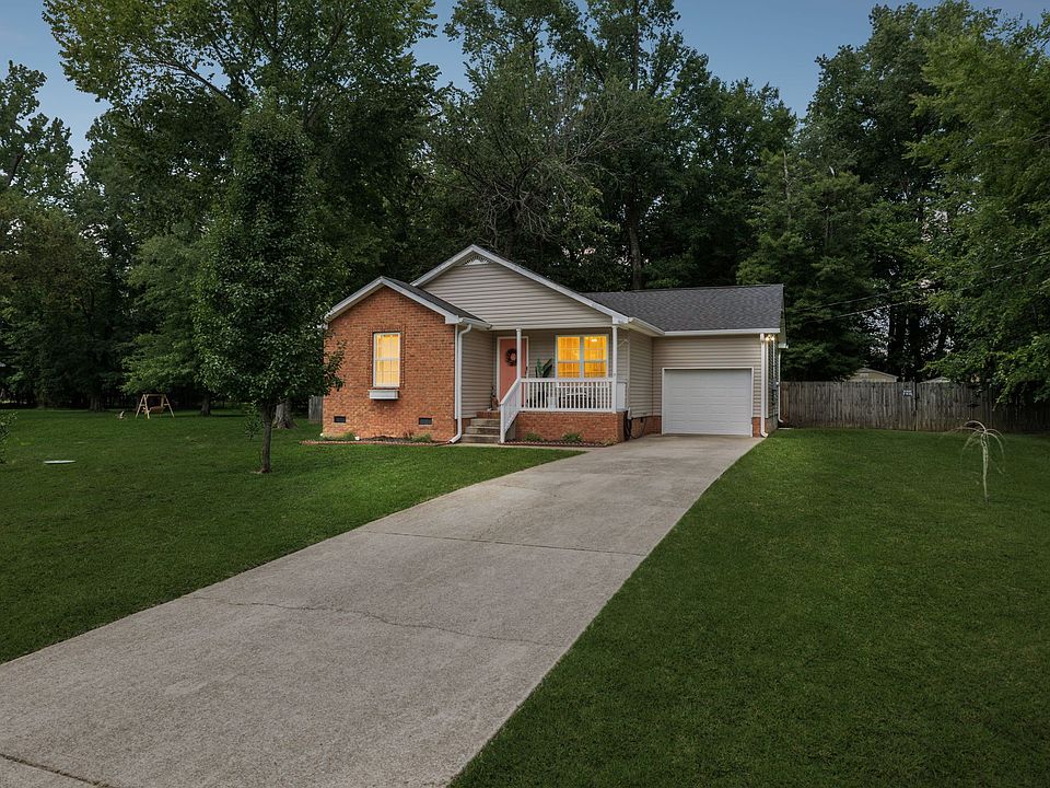 1st image of 807 Jonathan Dr