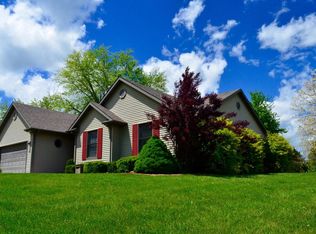 890 Mick Rd, Mount Vernon, IL 62864