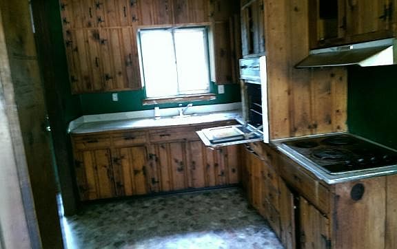 3rd image of 4058 Glencoe St