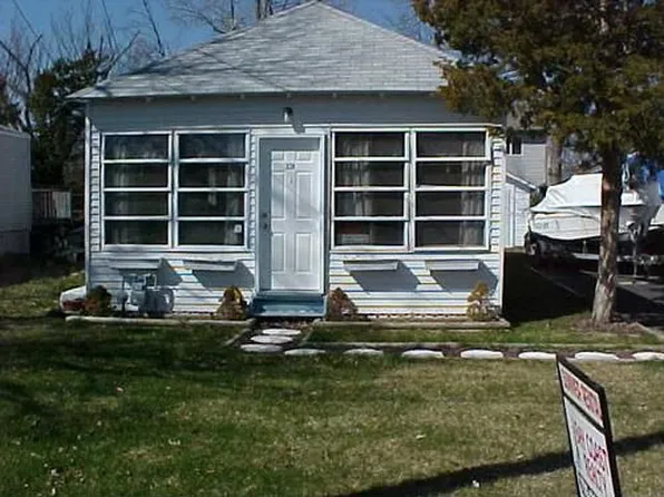 339 E Lakewood Ave, Ocean Gate, NJ 08740