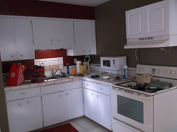 3rd image of 326 6th Ave N