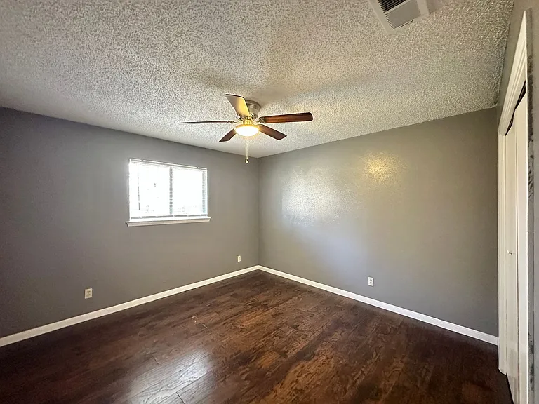 2108 Acron Dr — Photo 32