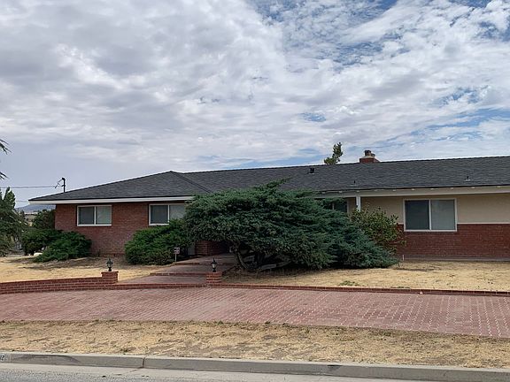 5th image of 21012 Country Club Dr