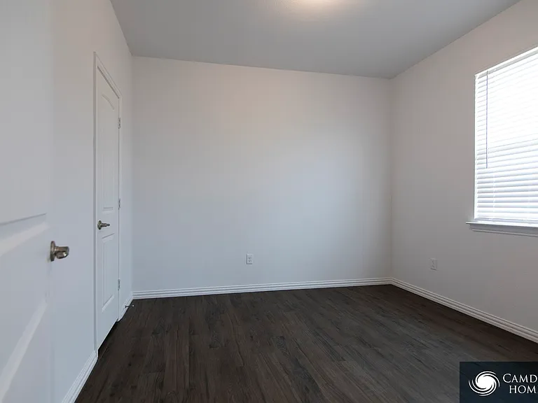2336 Brandon St — Photo 18