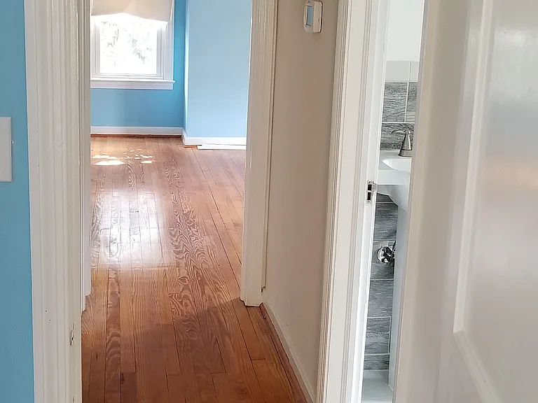 146 S Barton St — Photo 10