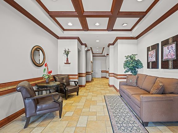 4th image of 100 N Bokelman St APT 330