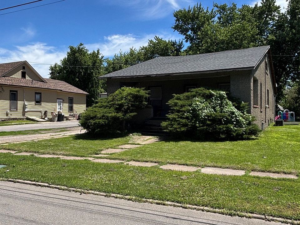 1st image of 410 E 8th St S