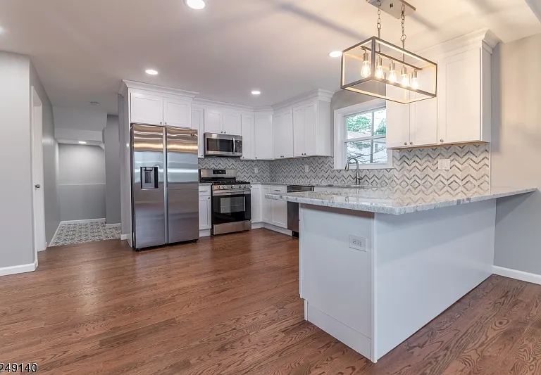 205 Gordon Ave — Photo 3