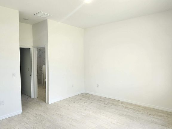 2nd image of 4116 5th St SW