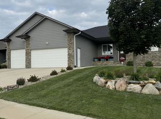 1013 N Danielle Dr, Sioux Falls, SD 57103