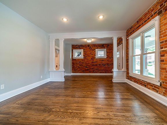 4th image of 388 Fairwood Ave APT A