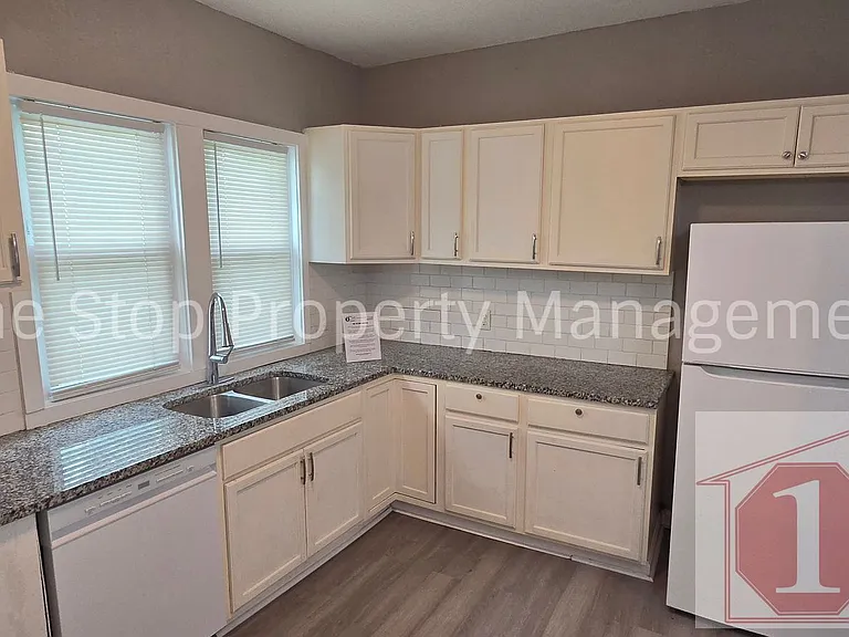 2821 Wabash Ave — Photo 15