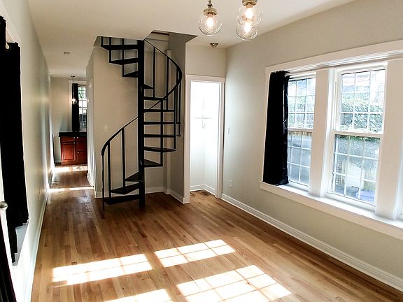 5th image of 4316 N Clarendon Ave APT 1610
