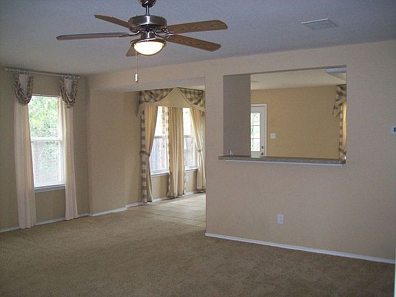 4th image of 745 Capricorn Dr
