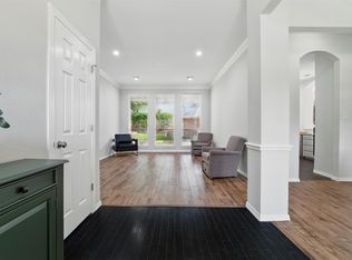 3402 Blue Forest Dr, Arlington, TX 76001