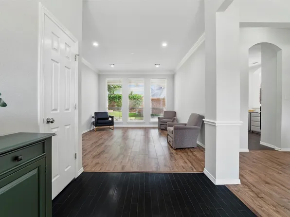 3402 Blue Forest Dr, Arlington, TX 76001