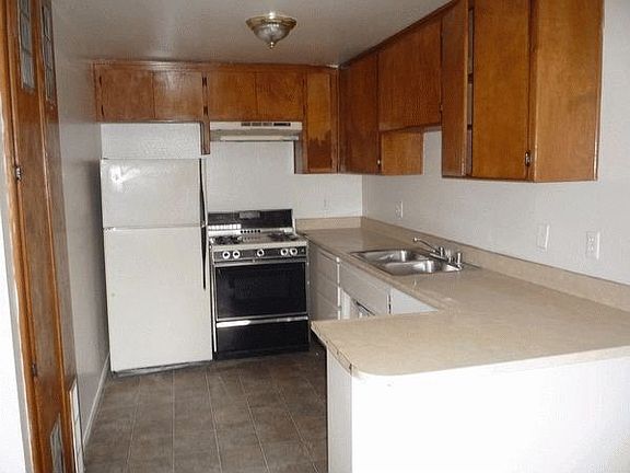 2nd image of 2280 Primrose Ave APT 12