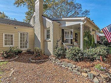3rd image of 2516 Chesterfield Ave