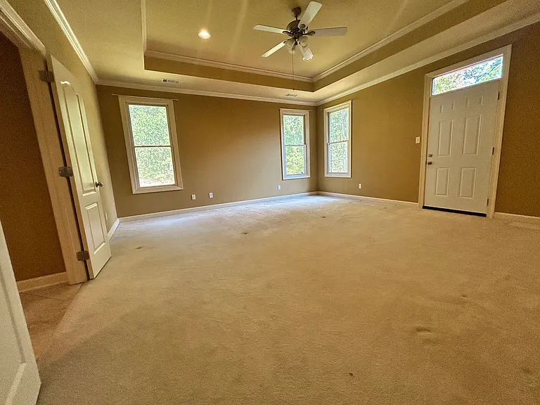 115 Noyant Dr — Photo 24