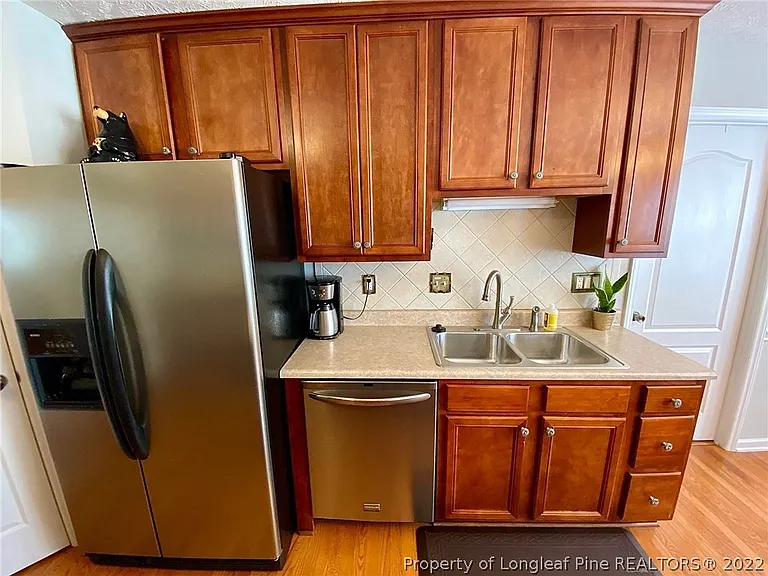 3705 Lockerbie Ct — Photo 25