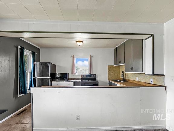 4th image of 121 North St