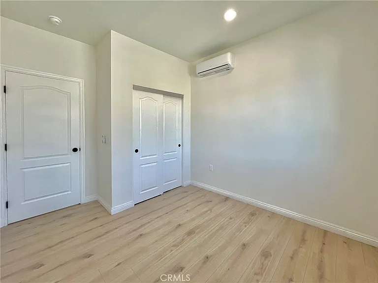 938 E Sandra Ave — Photo 17