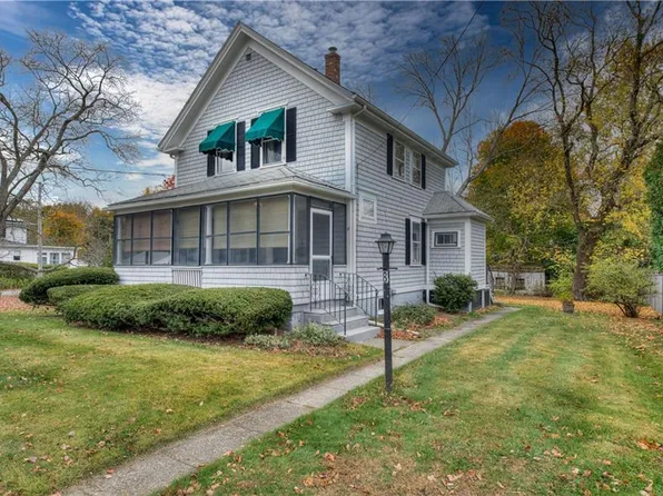 8 Chapel Rd, Barrington, RI 02806