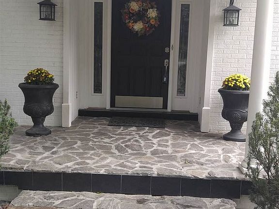 2nd image of 500 Scenic Dr