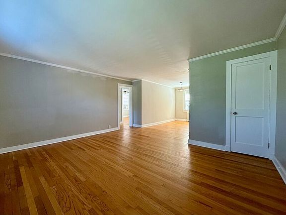 3rd image of 1400 Kenmore Ave APT D1