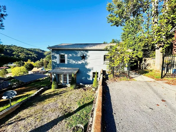 415-415 Lee St, Richlands, VA 24641
