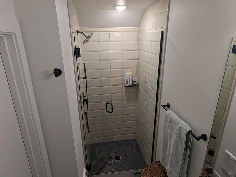 2616 E Yesler Way — Photo 14