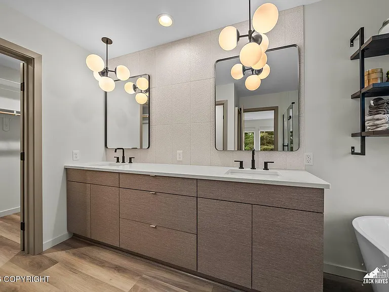1785 Evangeline Ln — Photo 29