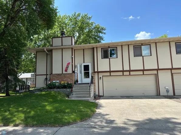 2323 4th Ave S, Moorhead, MN 56560