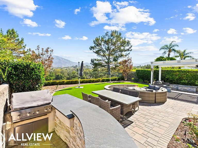 15 Summitcrest — Photo 44