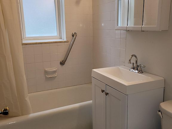 5th image of 4922 W Cuyler Ave #B