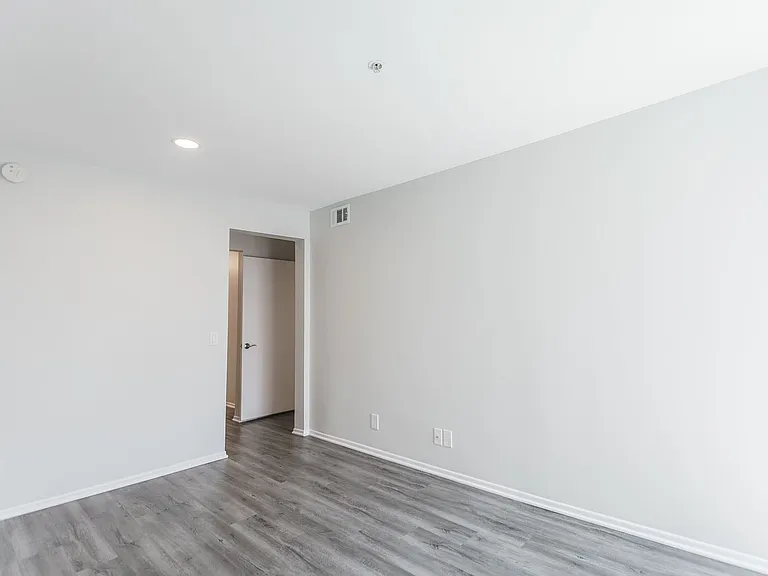 1223 Federal Ave — Photo 67