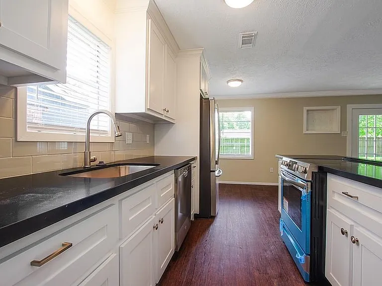 4205 Ember Ln — Photo 10