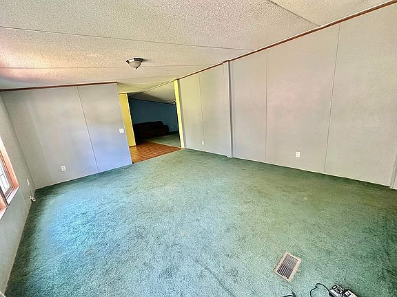3rd image of 31 Guidry Ln