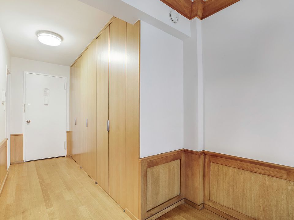 2nd image of 151 W 16th St #G4