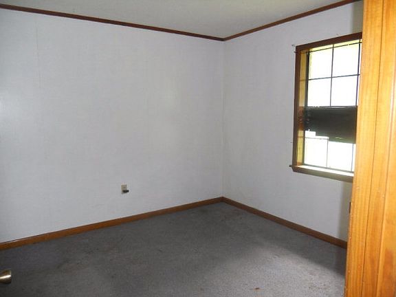 2nd image of 426 Saint Augustine Ave