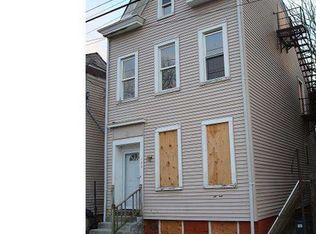 133 Spring St, Trenton, NJ 08618