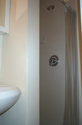 Rented by Tower Brokerage | media 33