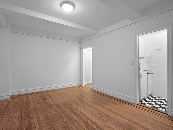 5th image of 208 W 23rd St APT 807