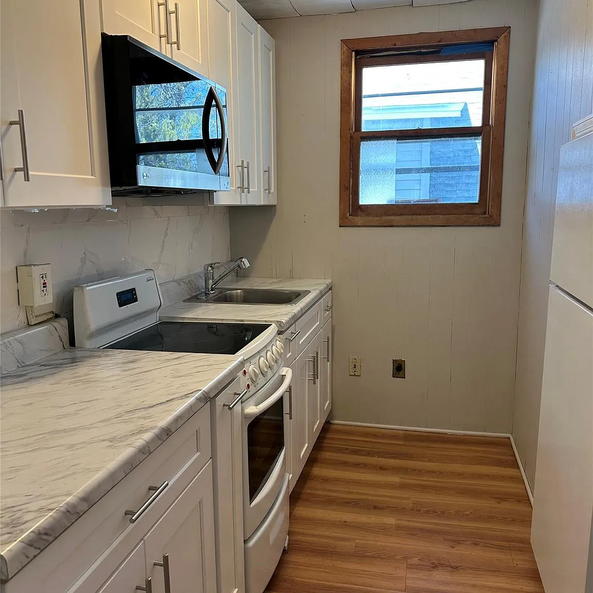 2 bed, 1.0 bath, 500 sqft, $2,500 — Photo 1
