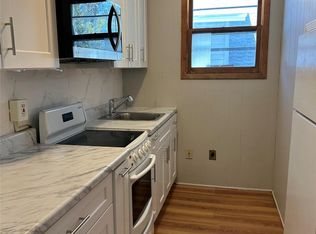 (Undisclosed Address), Cedarhurst, NY 11516
