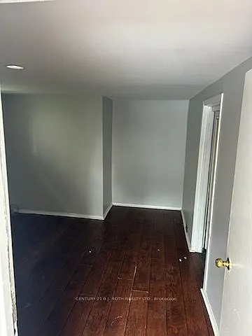 93 John St — Photo 3