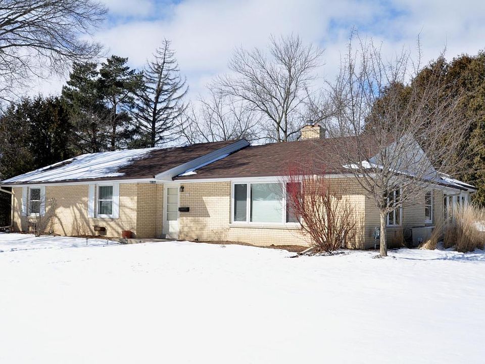 1st image of 737 Riverview Dr