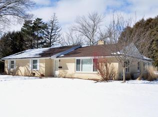 737 Riverview Dr, Thiensville, WI 53092